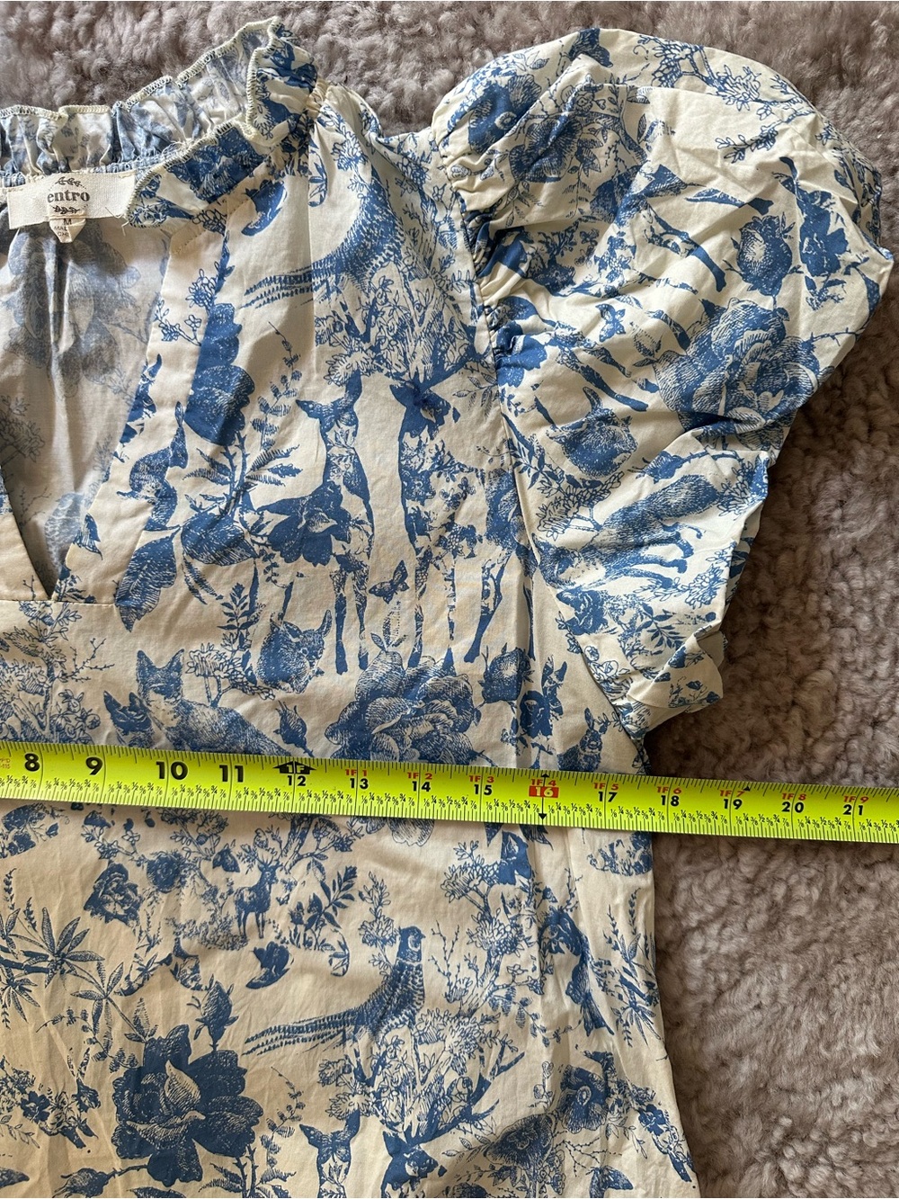 entro Blue & White Toile Puff Sleeve Blouse - Picture 9 of 10